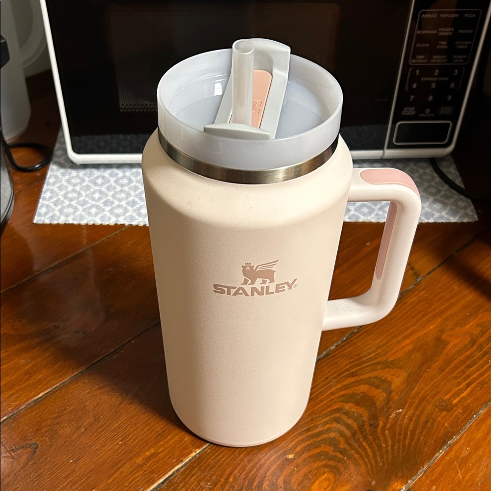 64oz Stanley